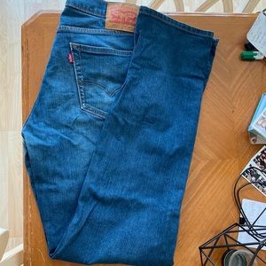 Men’s Athletic Fit Denim Jeans